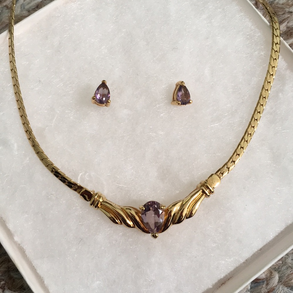 Necklace and earring set